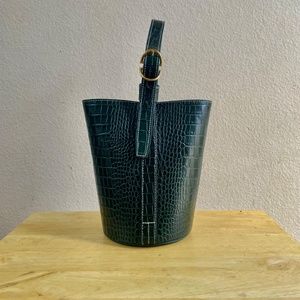 TRADEMARK Leather Bucket Bag Dark Green
